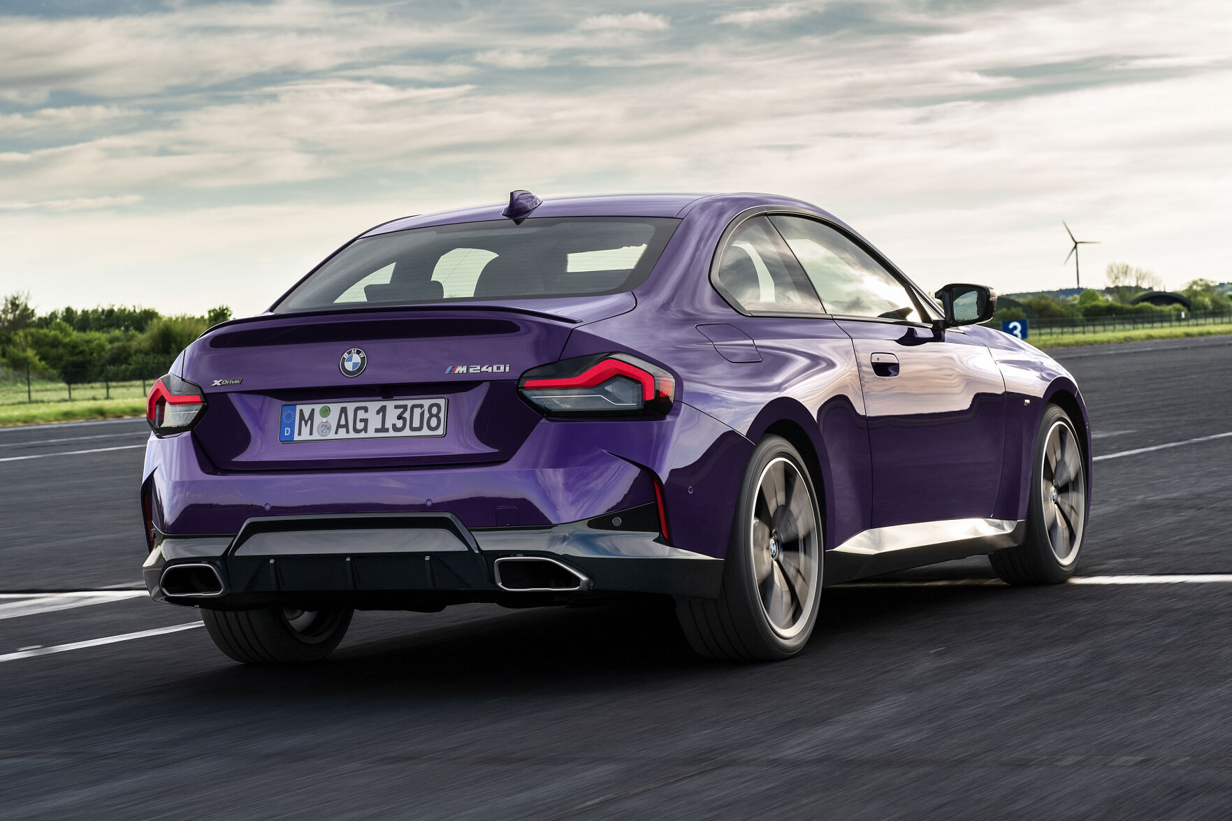 P90428455_highRes_the-all-new-bmw-m240.jpg